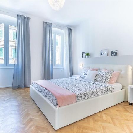Apartment Alba Rijeka Exteriör bild