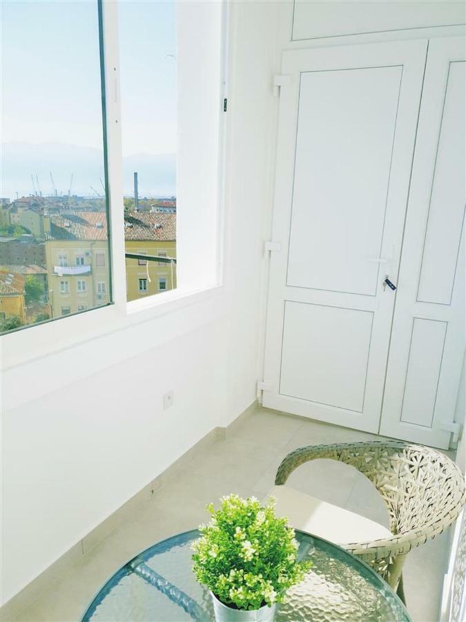 Apartment Alba Rijeka Exteriör bild